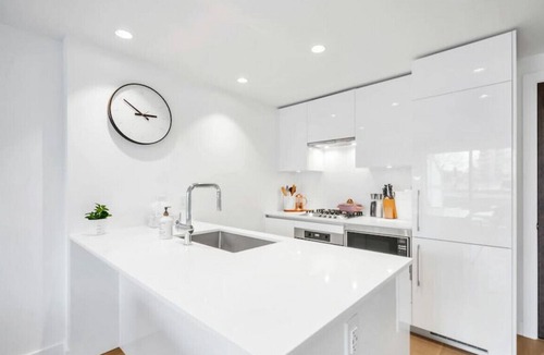 Richmond City Centre Apartment | ARIES PALACE - LUXURY& MORDEN 1 BEDROOM CONDO