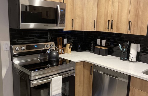 Saskatoon House | Armani Cabana: Brand New and Spacious