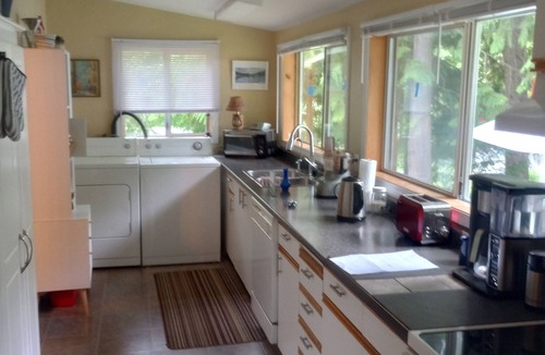 Fauquier Cottage | Arrow Lake Lavender Estate for 6 | Hot Springs, Beach, Bt. Dock & Golf