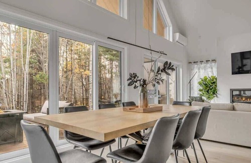 Pont-Rouge Ski Chalet | Artemis | Family-Friendly | Wooded & Private Spa