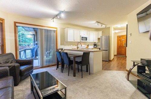 Upper Village Condo | Aspens #127, Prime Ski-in Ski-out Location! Pool, Hot tubs, BBQ, sleeps 7
