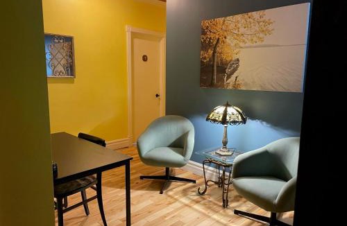Jonquiere Hotel | auberge les deux tours