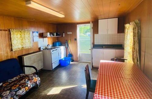 Centre Hastings Cabin | Bailey's Cottages (#1) Lake-front cabin