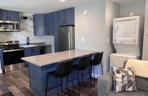 Bangor Apartment | Bangor Waterfront Stay Steps to Concert Venue