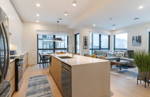 Revelstoke Apartment | Barts Ski & Golf Retreat
