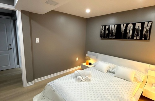 Brantford House | Basement Apartment-Separate Entrance