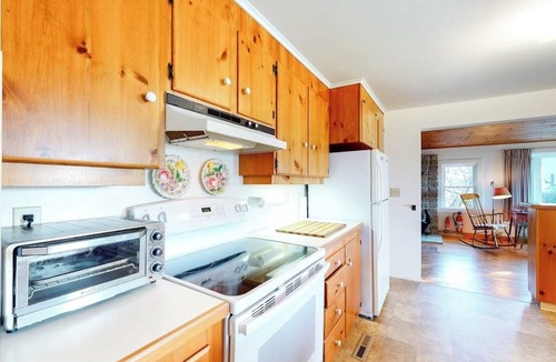 Port Clyde House | Bayfront house on Port Clyde Harbor with views, hot tub, beach access