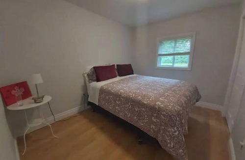 Hope Bay House | Bayfront Rustic Cottage | 4Br + Pet Friendly