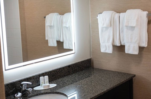 Red Deer Hotel | Baymont by Wyndham Red Deer