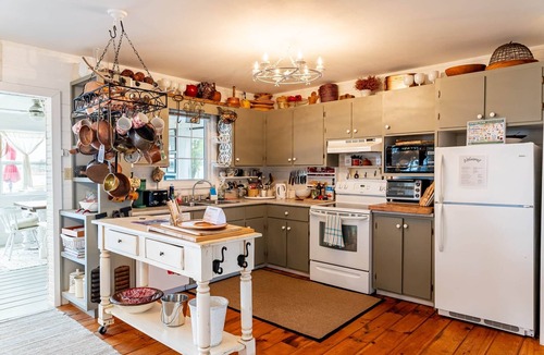 Corran Ban House | Bayside Breeze with Beach Access