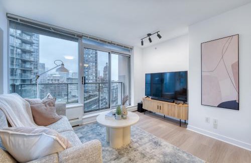 Crosstown Apartment | BC place view! Corner unit! free parking!