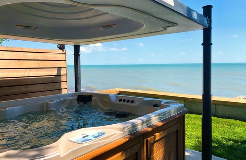 Long Point Cottage | Beach Lodge w/Hot Tub & Sauna