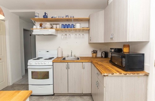 Wellington House | Beach + Main Wellington is the Perfect Stay in PEC