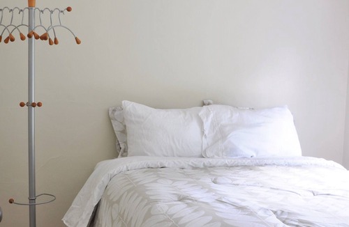 Departure Bay House | Beachfront - 2 Bedrooms, Kids and Pets welcome.