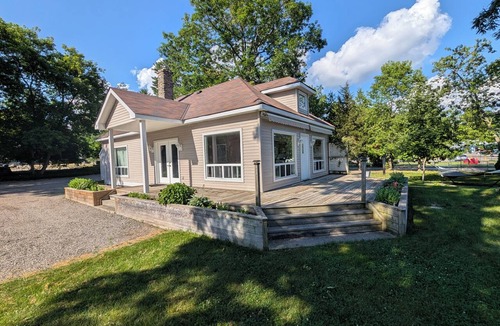 Balm Beach Cottage | Beachfront Estate Perfect For Large Families In The Heart Of Balm Beach