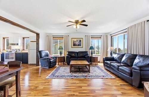 Bayfield Cottage | Beachglass Cottage - 5 Bedrooms, Large Yard