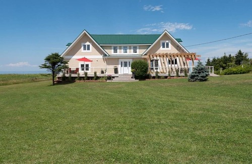 Pictou County House | Beachside Getaway Villa with space for 20+
