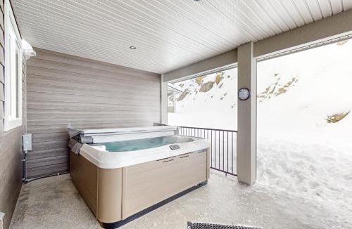 Snow Pine Estates House | Bear Cave- Grizzly Ridge 260A