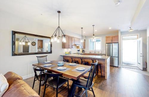 Snow Pine Estates House | Bear Cave- Grizzly Ridge 260A