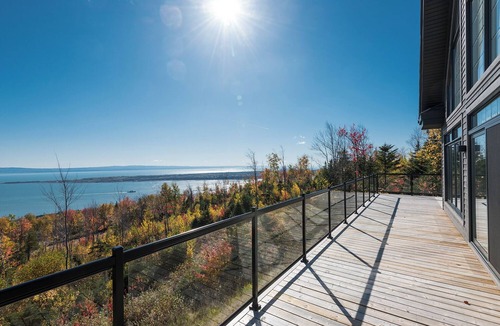 Saint-Joseph-de-la-Rive House | Beautiful villa in the heart of the valleys