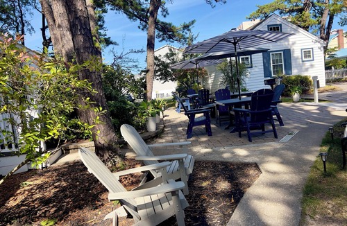Ocean Park Cottage | beautiful 1 bedroom cabin only 50 ft from beach