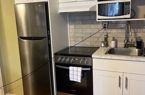 James Bay House | Beautiful 1-bedroom in charming Victoria