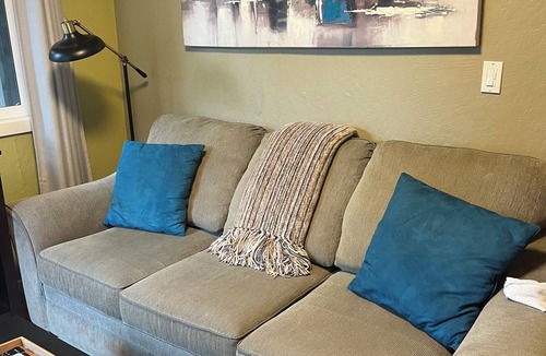 James Bay House | Beautiful 1-bedroom in charming Victoria