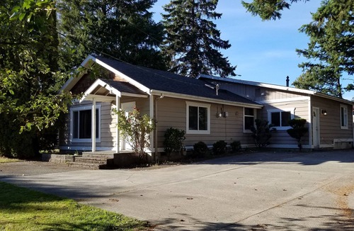 Bellingham House | Beautiful 2BR/2BA Spacious Home in an Amazing Location - Rare Gem!