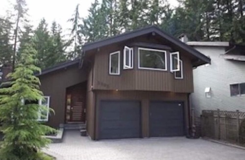 Grouse Woods House | Beautiful 3 bdr House in North Vancouver Forest