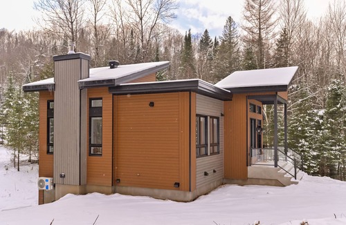 Mont-Tremblant Ski Chalet | Beautiful 3 bed Chalet situated on top of a mountain. 15 mins from MontTremblant