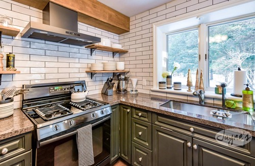 Collingwood Ski Chalet | Beautiful 5bed 5bath retreat in Collingwood! 5mins from Blue Mountain Village!