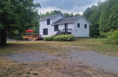 North Glengarry Cottage | Beautiful, clean 3-bed country house in the woods.