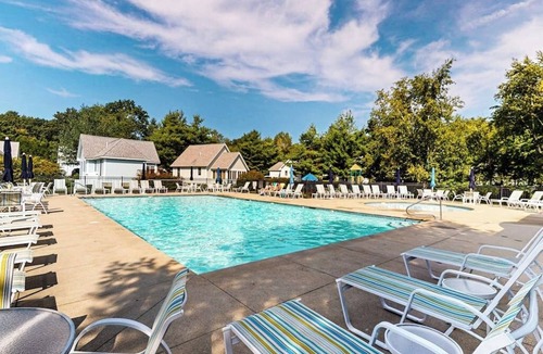 Summer Village Cottage | Beautiful Cottage at Summer Village with pool, hot tub, pickleball & game room