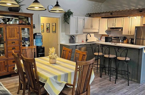 Picton Cottage | Beautiful, Cozy, Garden Cottage in Bloomfield