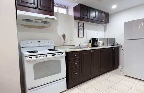 Unionville Apartment | Beautiful Cozy Private Entry Basement Apartment