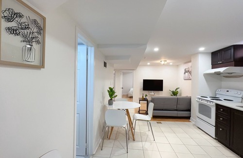 Unionville Apartment | Beautiful Cozy Private Entry Basement Apartment
