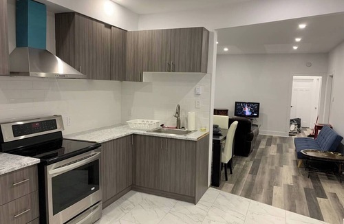 Cote-Des-Neiges—Notre-Dame-De-Grace Apartment | Beautiful Entire apartment with 2 bedrooms/2 balconies with parking
