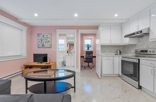 Killarney Apartment | Beautiful Exclusive 2BR Suite in Vancouver Central