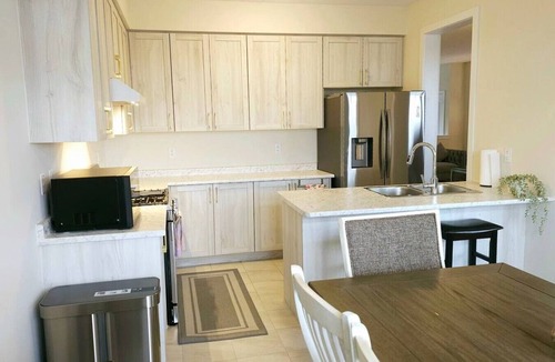 Welland House | Beautiful Home backing on Welland Canals STR-289