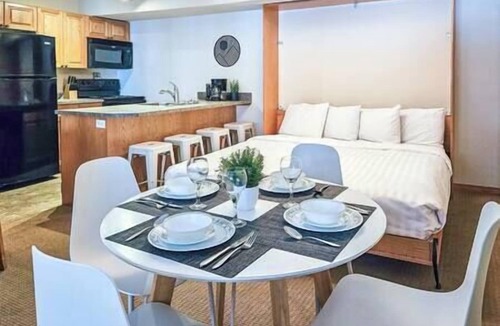 East Kootenay Apartment | Beautiful Horsethief Studio with two Murphy beds
