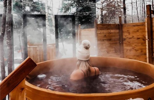 Cocagne Cabin | Beautiful Mirror Cabins Featuring a Private Cedar Hot Tub Nestled in the Forests of Cocagne, Canada