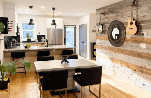 Hamilton House | Beautiful modern 2Bdr sunny home with French decor