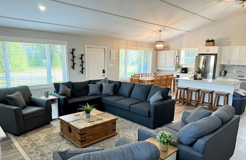 Long Point House | Beautiful Modern Cottage with Amazing Landscape and Sunset in Ontario