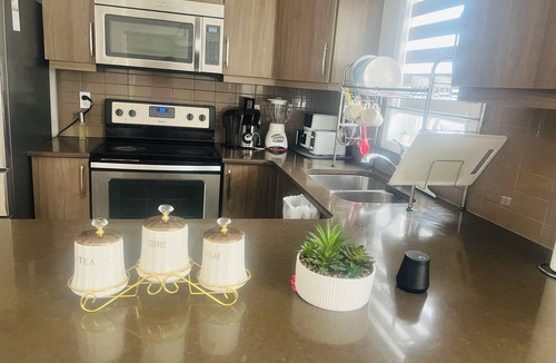 Calgary House | Beautiful, Modren family house 5 min from airport near busstop,resturants,Malls