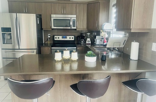 Calgary House | Beautiful, Modren family house 5 min from airport near busstop,resturants,Malls