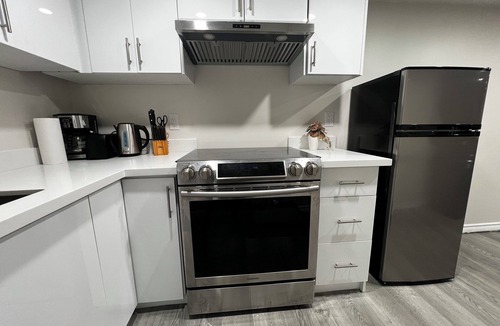 Halton Regional Municipality Apartment | Beautiful Newly Built 2-Bed, 1-Bath Basement Apartment – Sleeps 6 – Milton