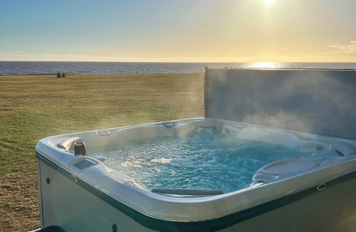 St-Nicholas House | Beautiful ocean front beach house , Hot Tub!