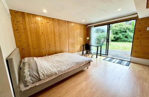 Richmond House | Beautiful Place with Kitchen, Washing Machine and Internet Near YVR Airport, Transit and Shopping Mall