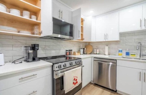 Regina House | Beautiful private suite -Harbour landing Regina