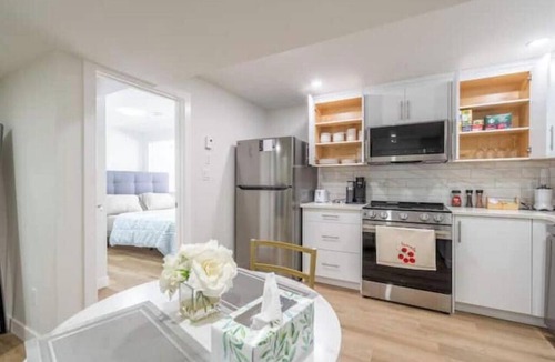 Regina House | Beautiful private suite -Harbour landing Regina